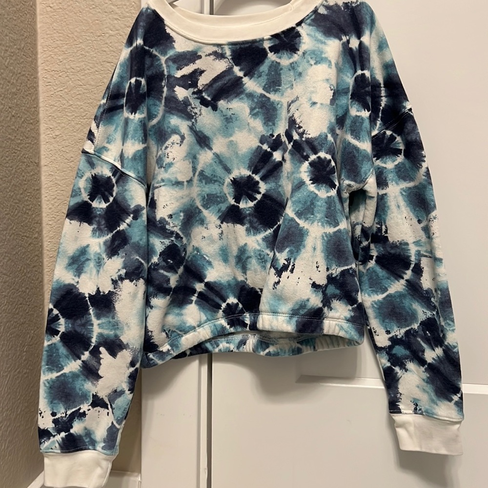 Pretty Blue Tye-Dye sweatshirt!